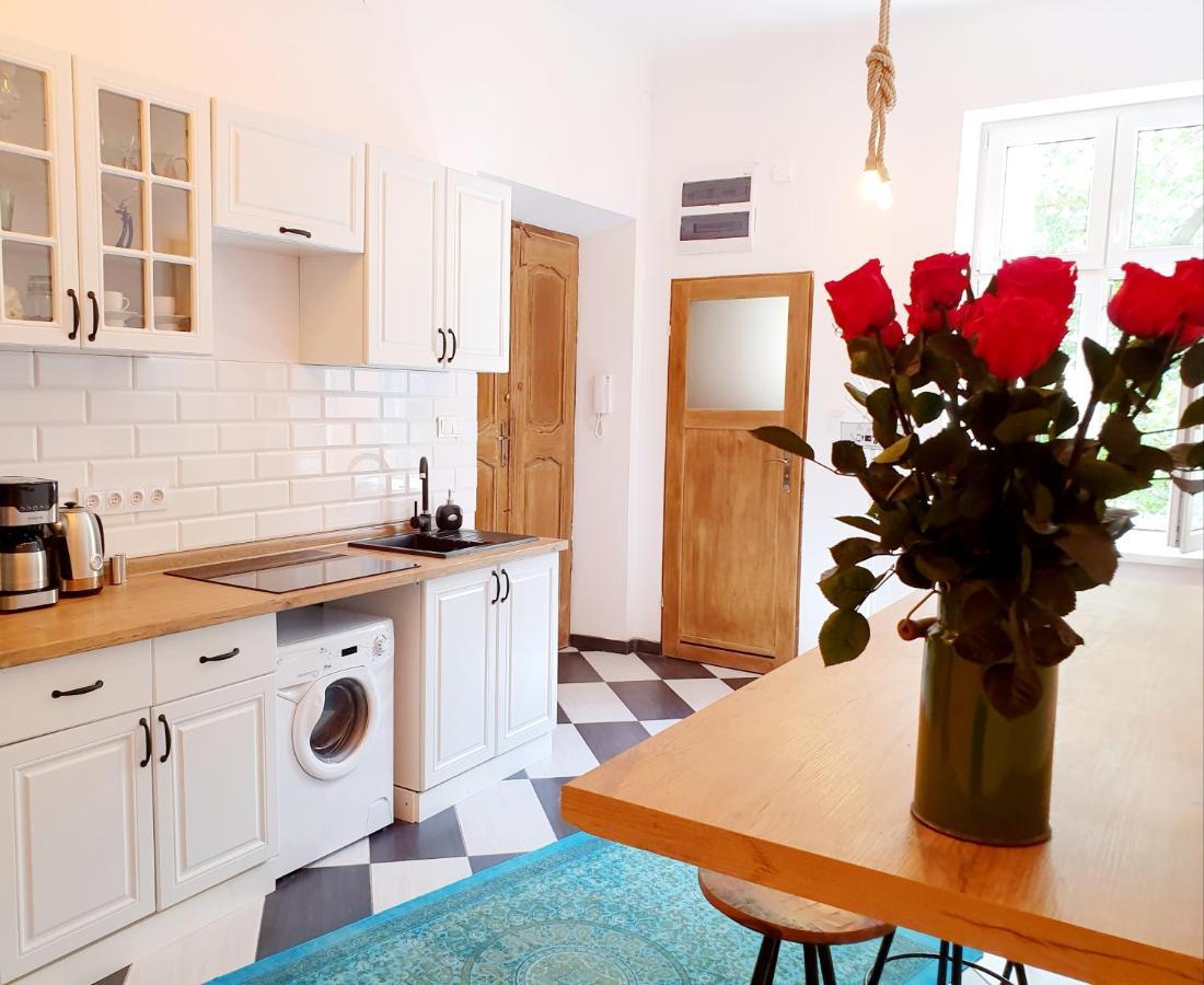 Topolove Rooms & Apartments クラクフ エクステリア 写真