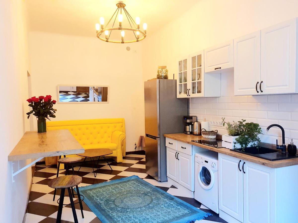 Topolove Rooms & Apartments クラクフ エクステリア 写真
