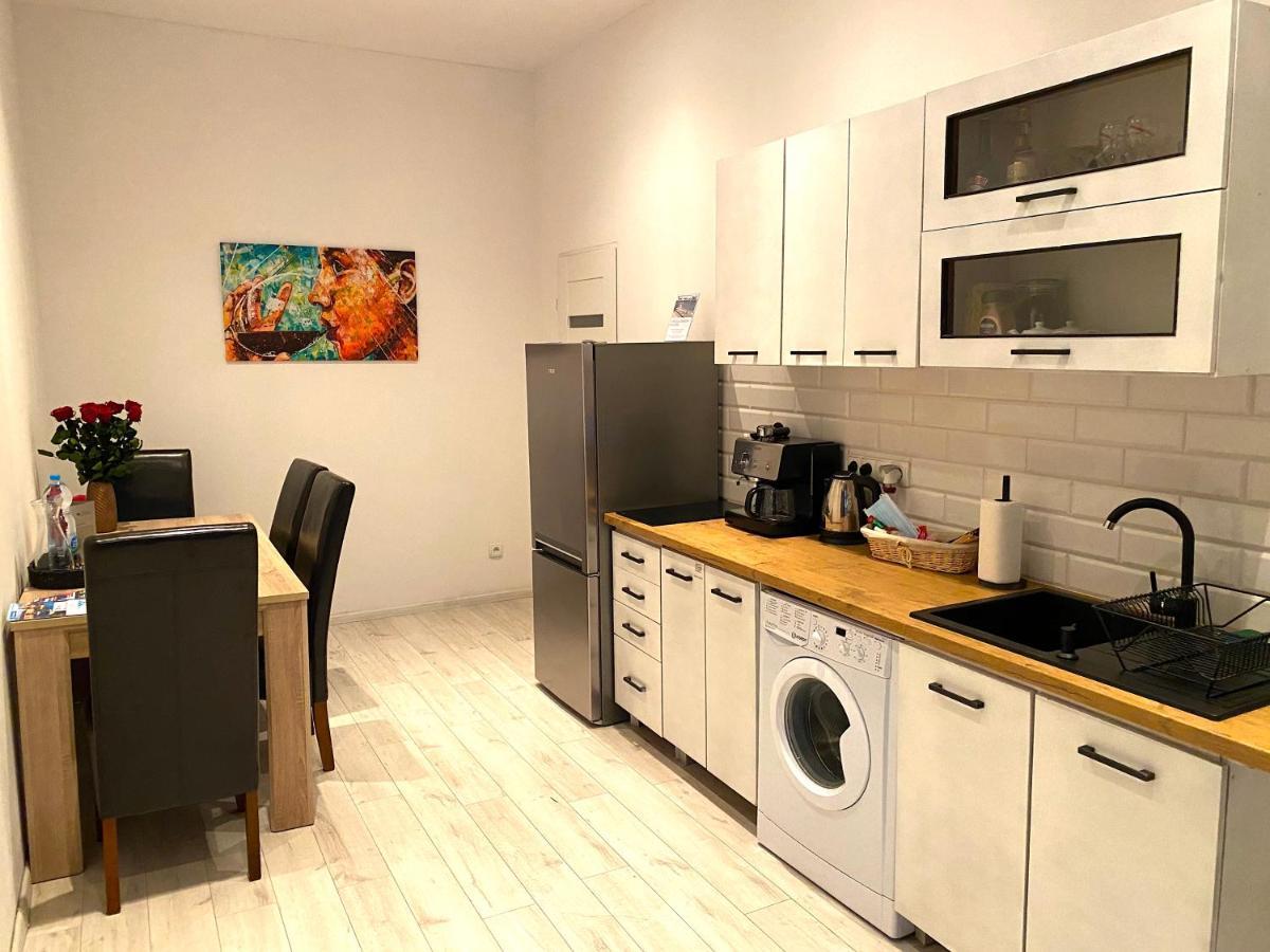 Topolove Rooms & Apartments クラクフ エクステリア 写真