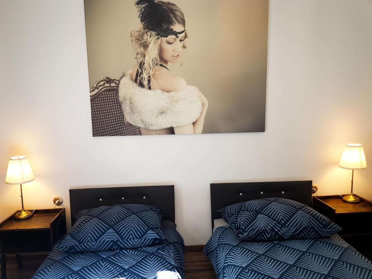 Topolove Rooms & Apartments クラクフ エクステリア 写真