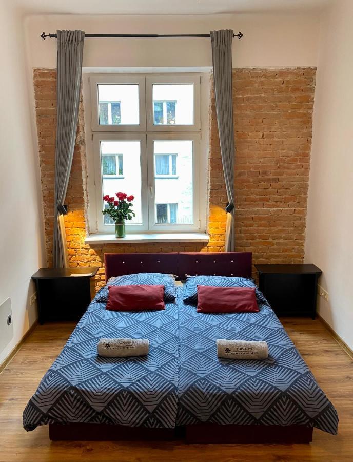 Topolove Rooms & Apartments クラクフ エクステリア 写真